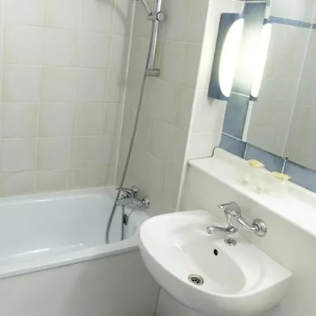 Campanile Otel 3*